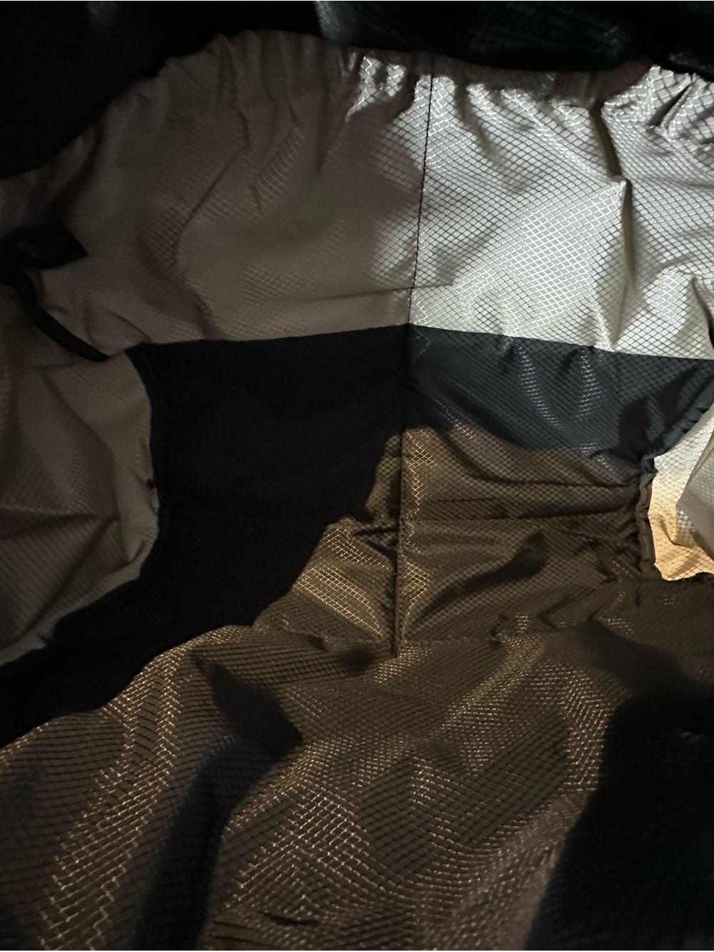 Bellroy Black Lite Duffel 30L - Picture 5 of 10